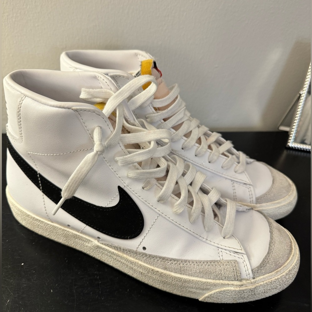 Nike Blazer Mid '77 Women’s Size 11